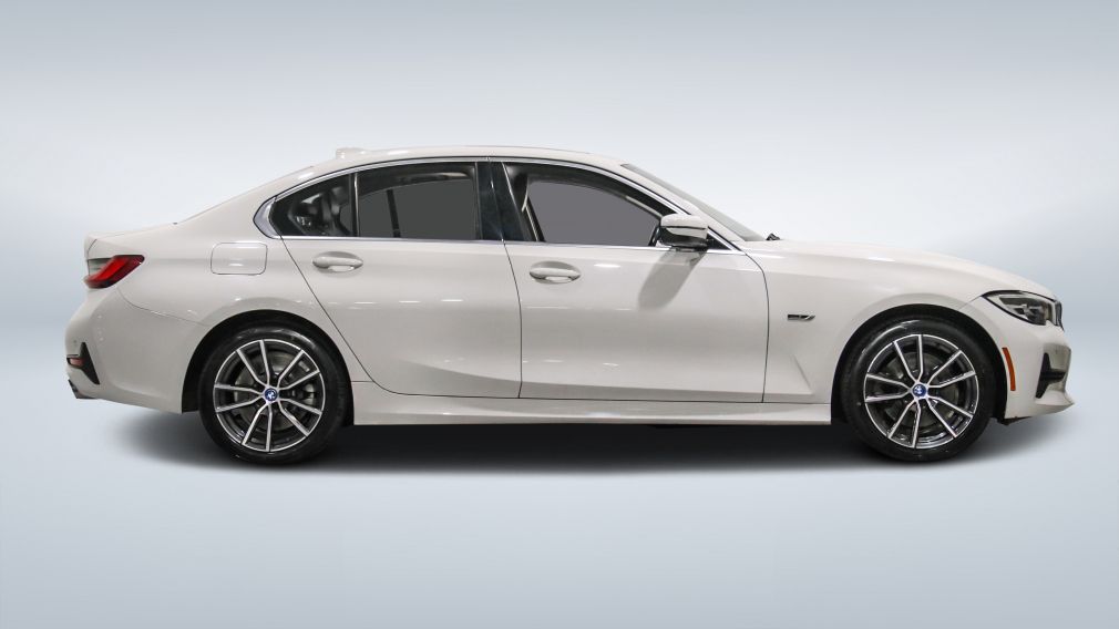 2022 BMW 330 — photo 8