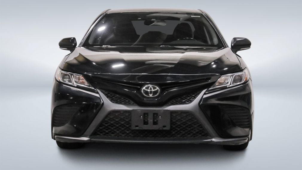 2019 Toyota Camry — photo 2