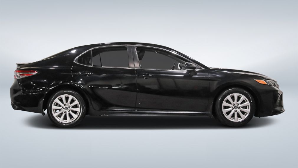 2019 Toyota Camry — photo 8