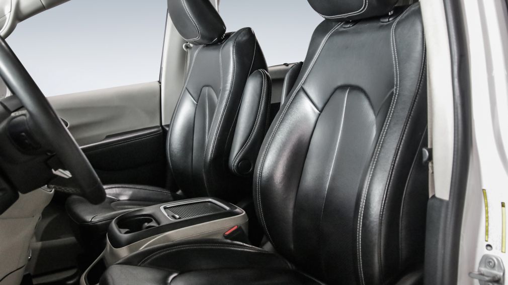 2022 Chrysler Pacifica — photo 8