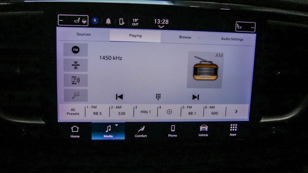 2023 Chrysler Pacifica — photo 8