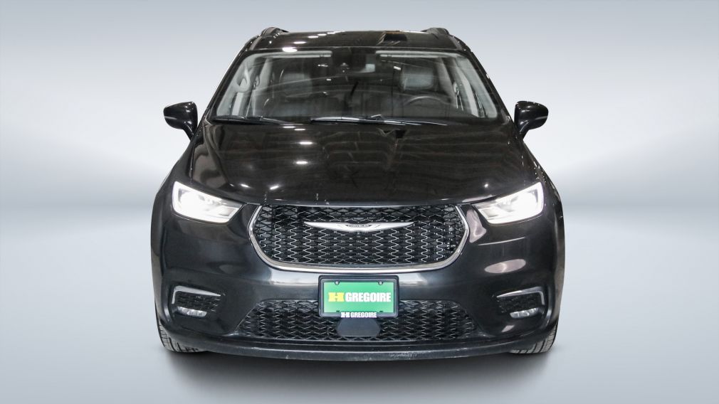 2022 Chrysler Pacifica — photo 2
