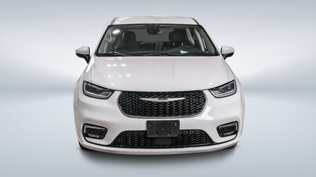 2023 Chrysler Pacifica — photo 2