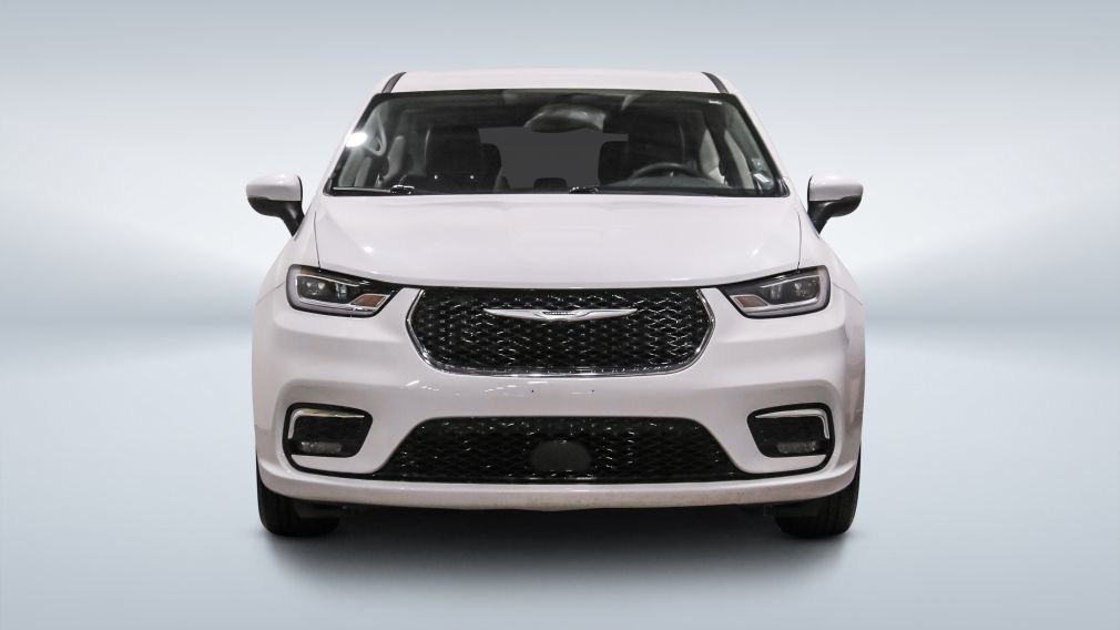 2023 Chrysler Pacifica — photo 2