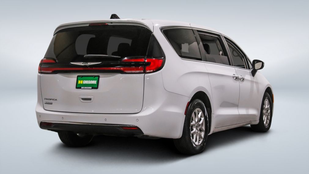 2023 Chrysler Pacifica — photo 7