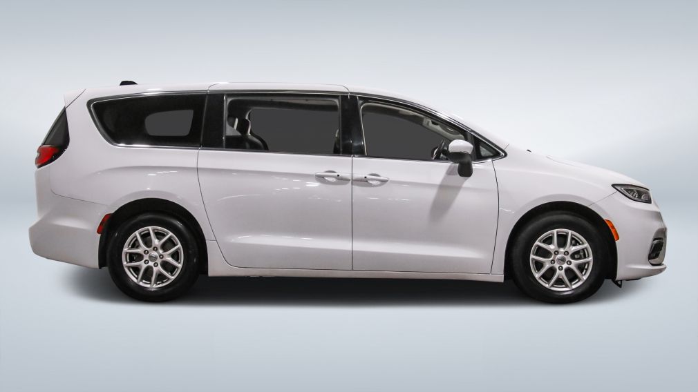 2023 Chrysler Pacifica — photo 8