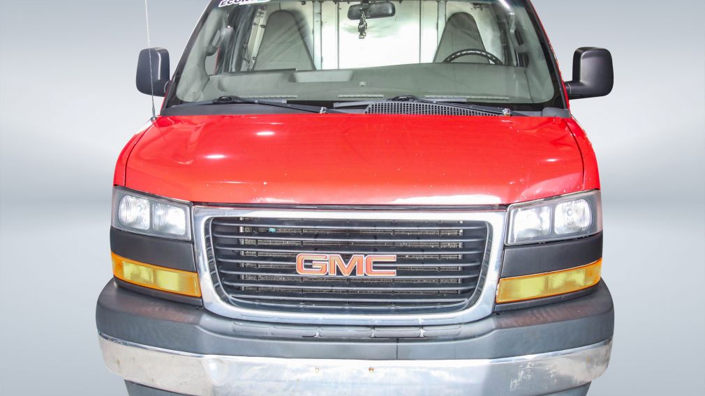 2018 GMC Savana — photo 2
