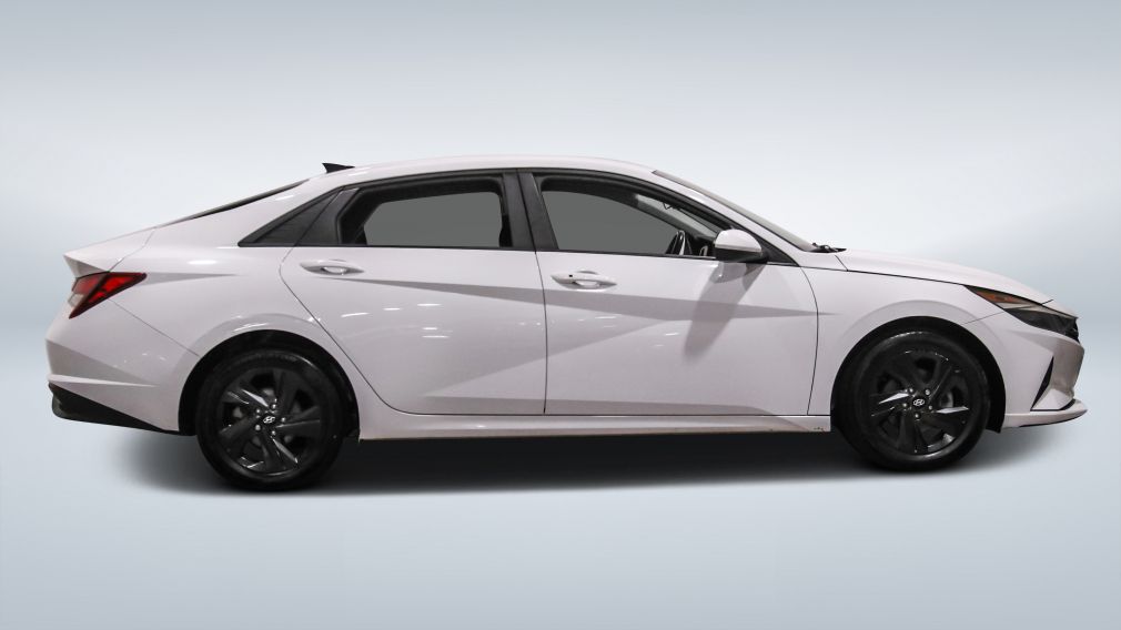 2022 Hyundai Elantra — photo 8