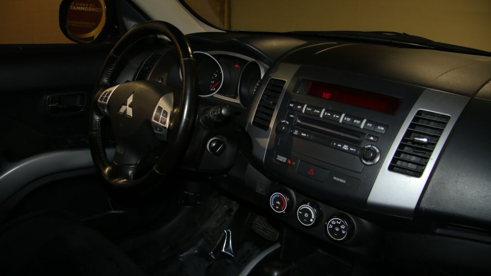 2013 Mitsubishi Outlander LS V6 AWD 7 PASSAGERS #25