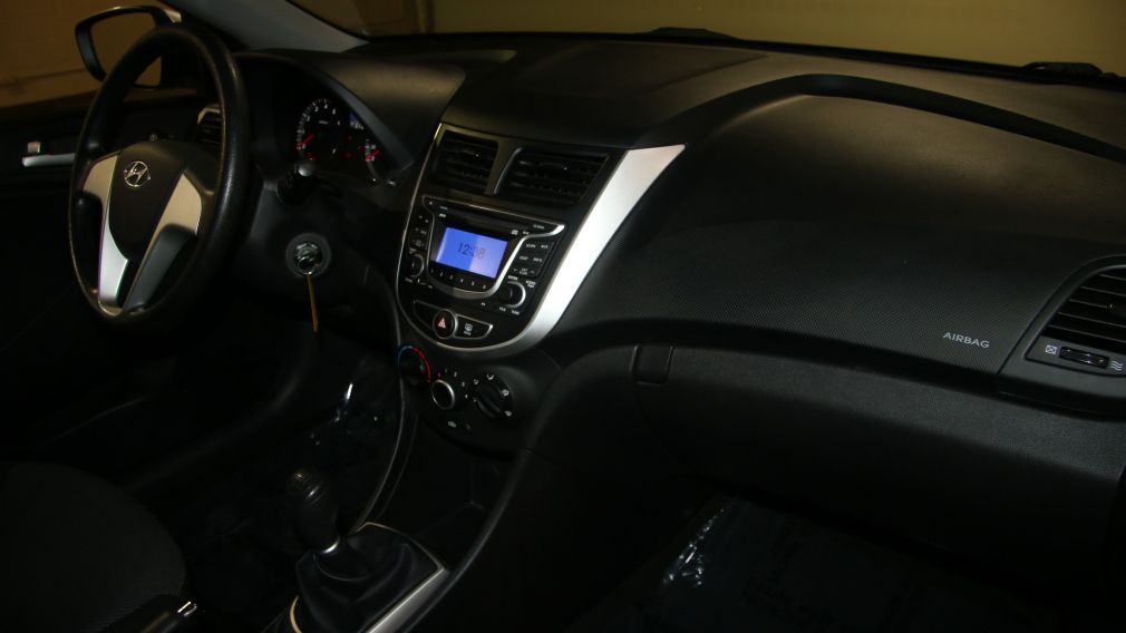 2012 Hyundai Accent L #18