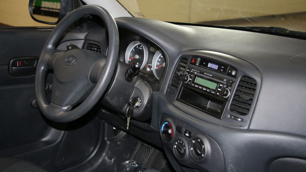 2010 Hyundai Accent L AUTO #17