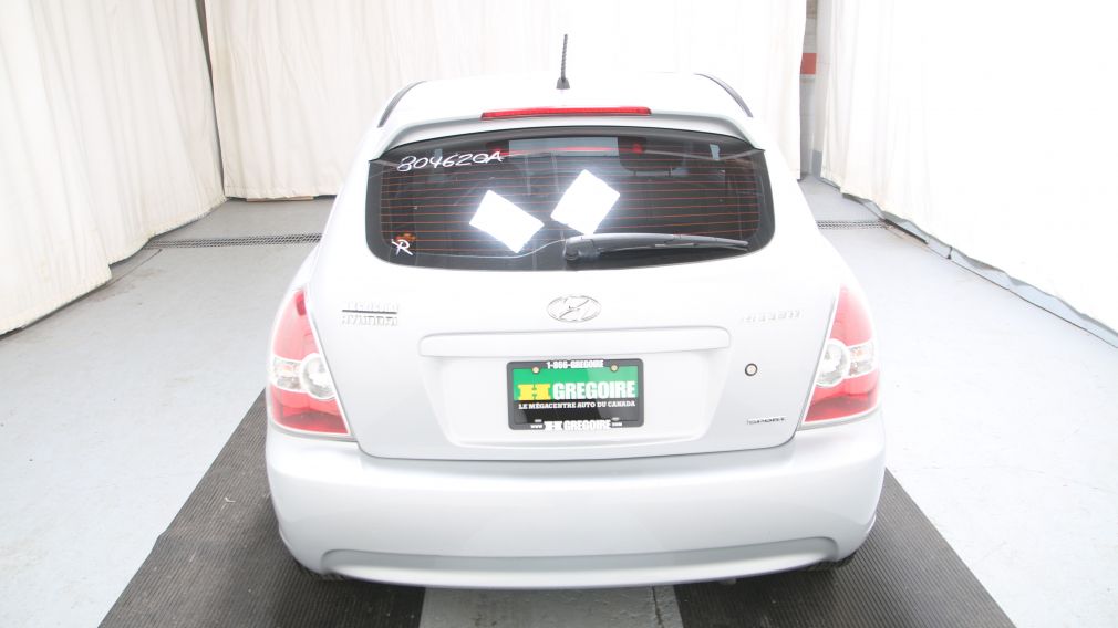 2010 Hyundai Accent GL Sport #5