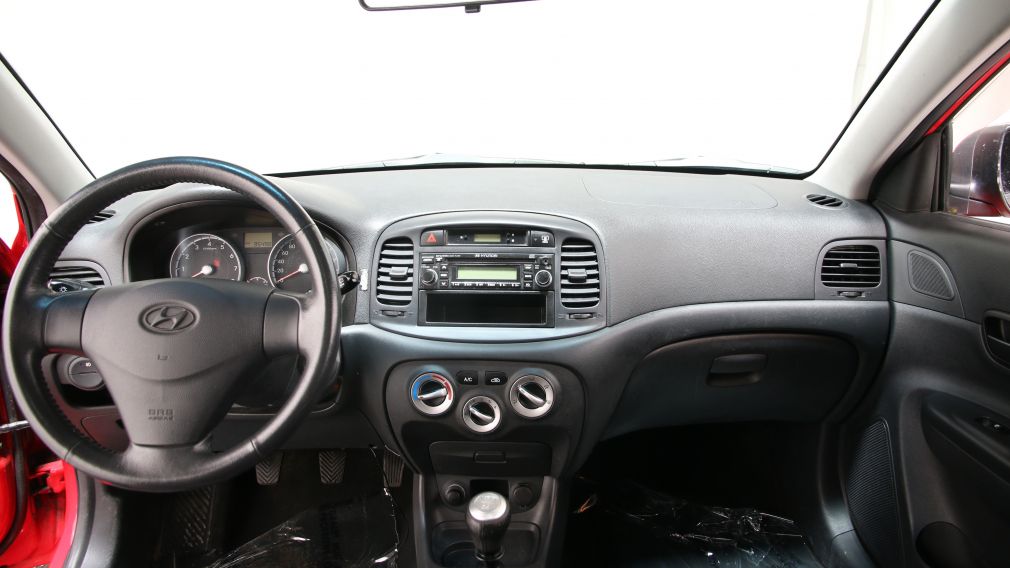 2010 Hyundai Accent GL #10