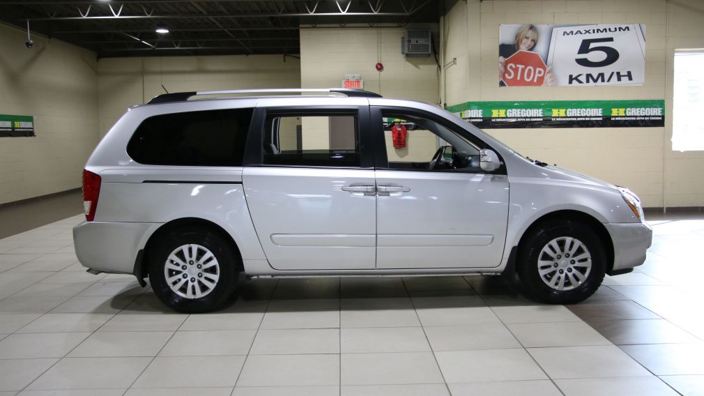 2012 Kia Sedona LX #7