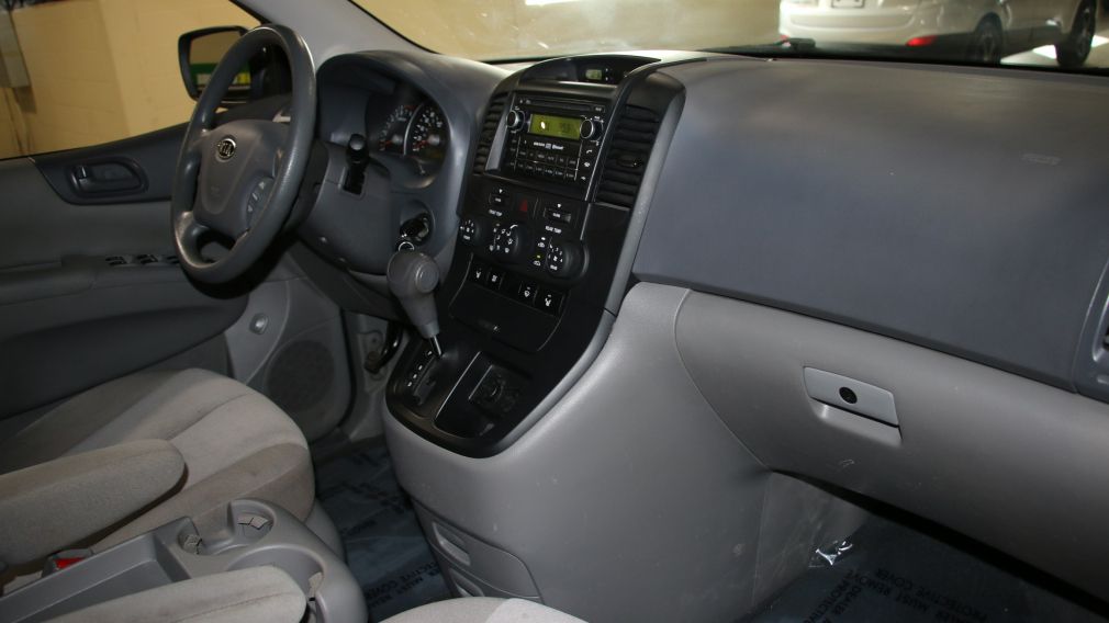 2012 Kia Sedona LX #20