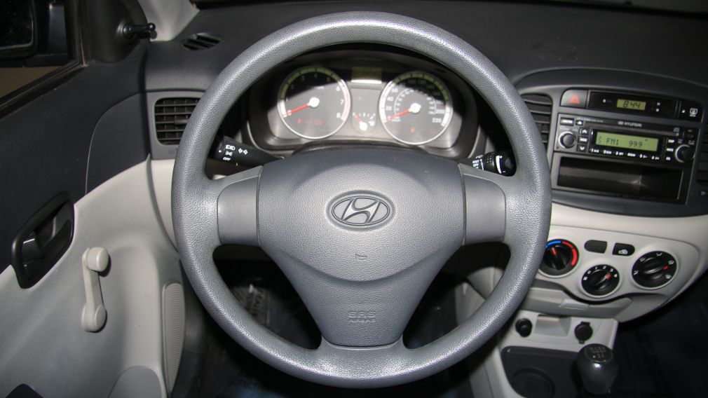 2009 Hyundai Accent L #12