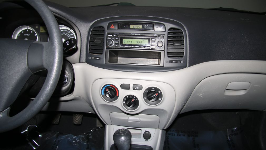 2009 Hyundai Accent L #13