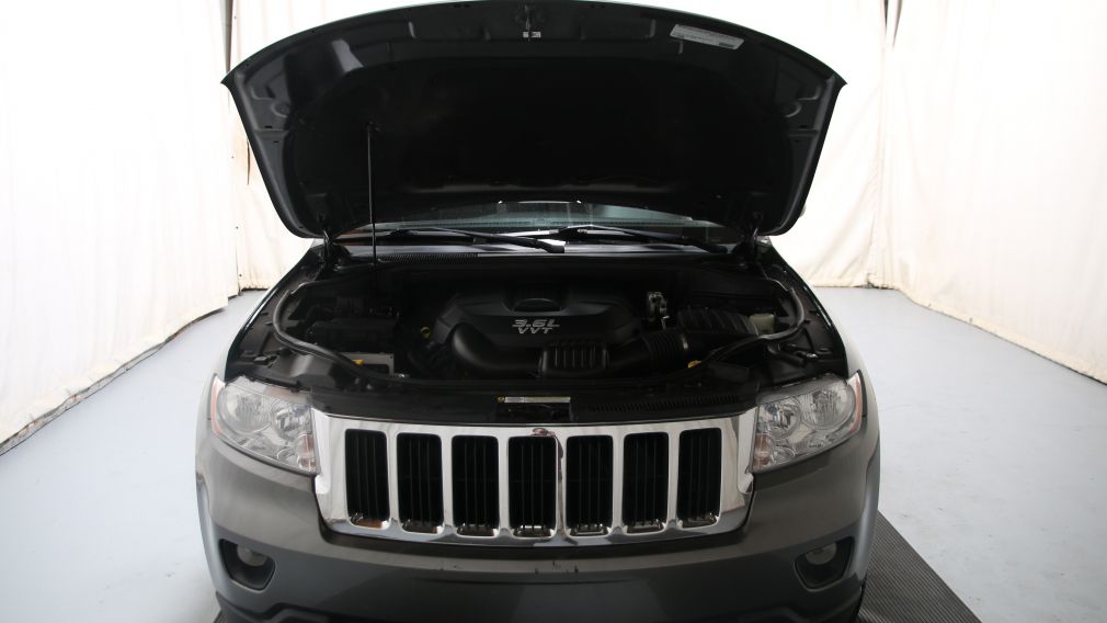 2012 Jeep Grand Cherokee Laredo #24