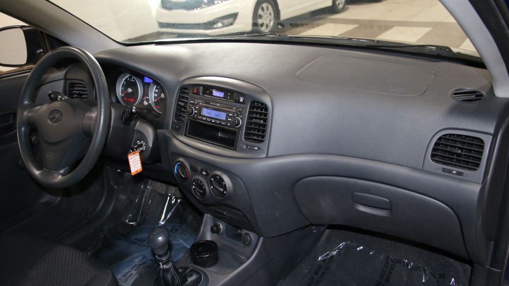 2011 Hyundai Accent L #15