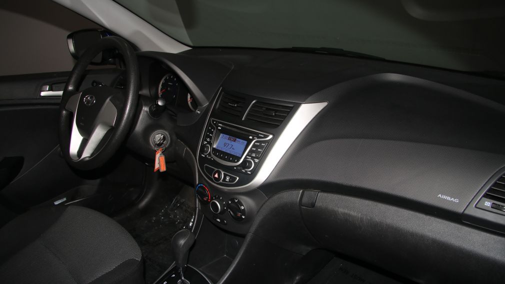 2012 Hyundai Accent L AUTO #20