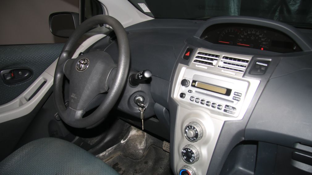 2008 Toyota Yaris LE #19