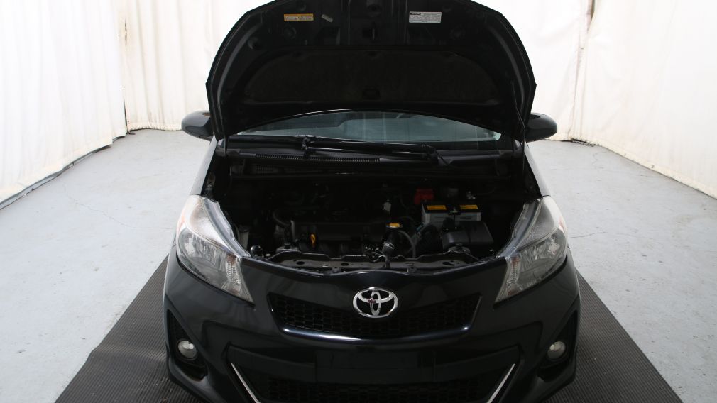 2012 Toyota Yaris SE #19