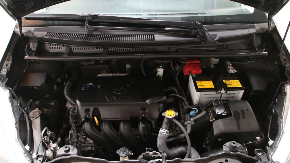 2012 Toyota Yaris SE #21