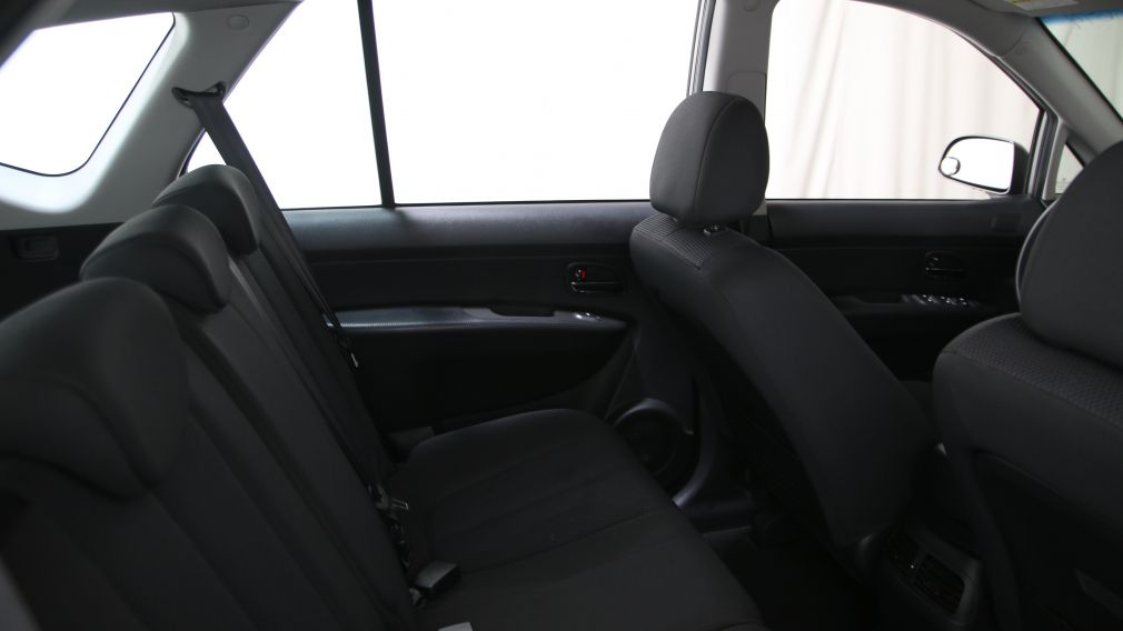 2011 Kia Rondo EX #15