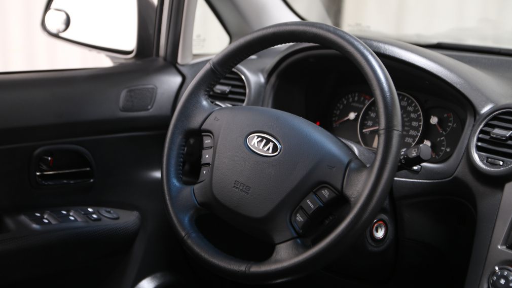 2011 Kia Rondo EX #18