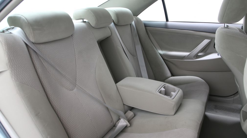 2010 Toyota Camry LE #15