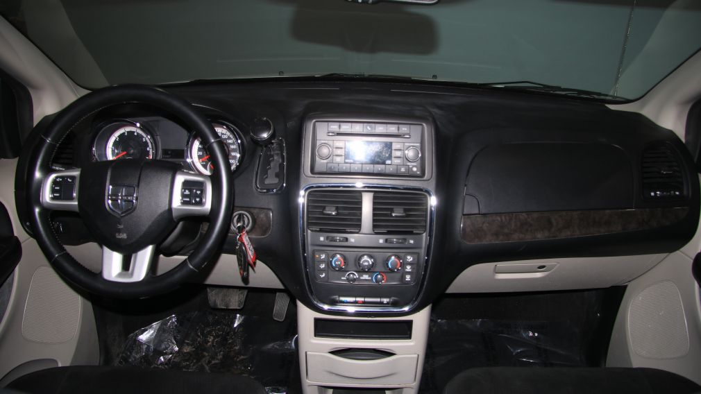 2011 Dodge GR Caravan SXT #12