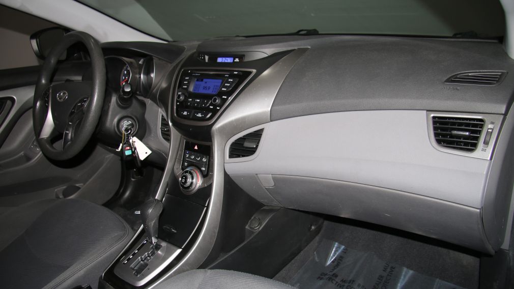 2013 Hyundai Elantra L #24