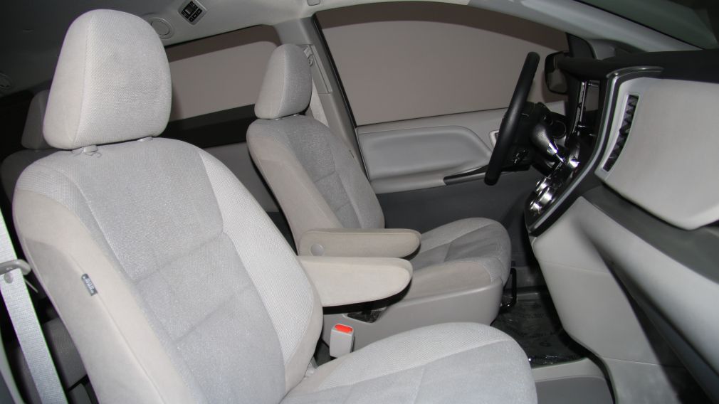 2015 Toyota Sienna TRES BAS KILOMETRAGE #24