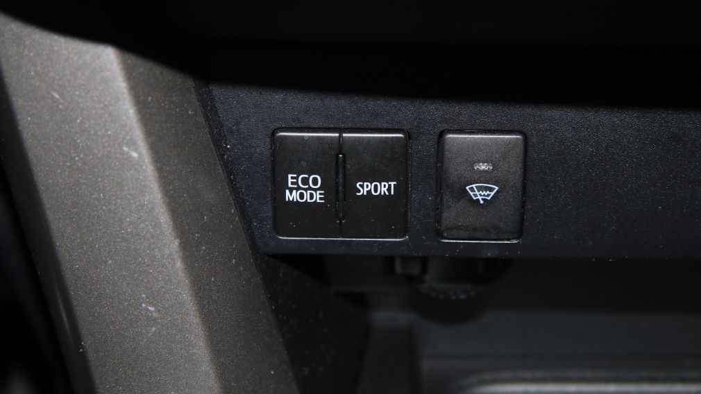 2016 Toyota Rav 4 LE AWD A/C GR ELECT #15