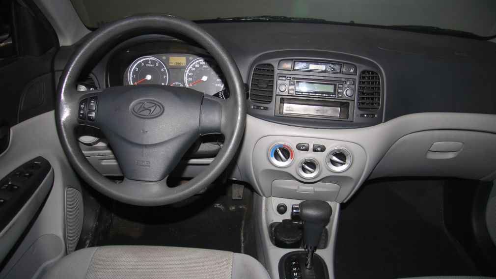 2010 Hyundai Accent GLS #14