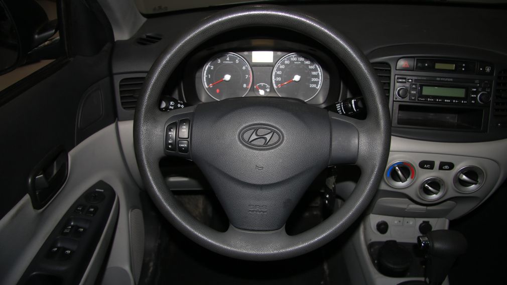 2010 Hyundai Accent GLS #15