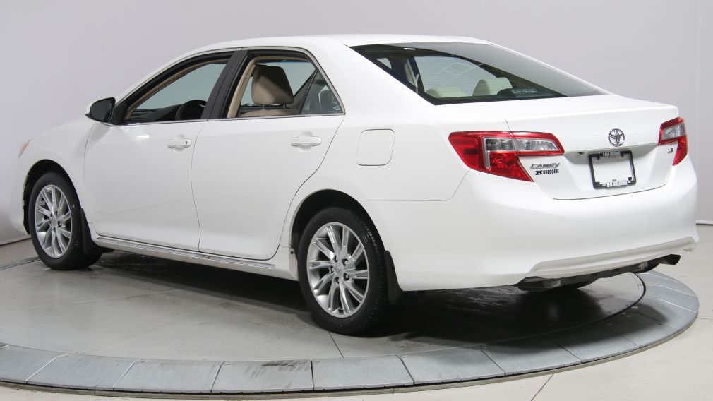 2014 Toyota Camry LE (Toit Ouvrant) #4