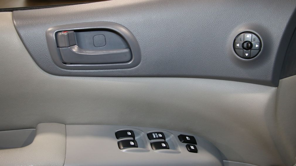 2011 Kia Sedona LX Base #8