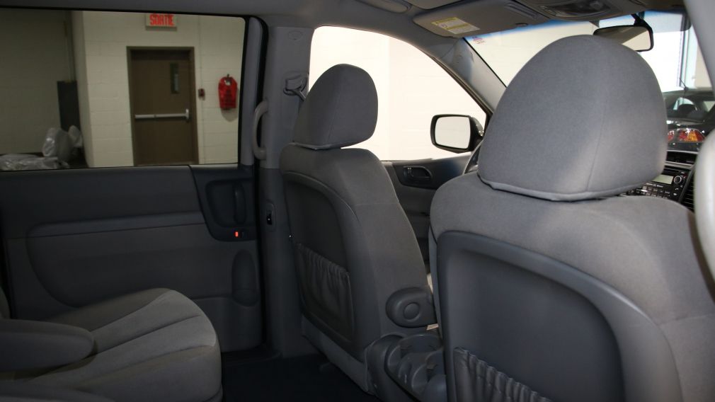 2011 Kia Sedona LX Base #16