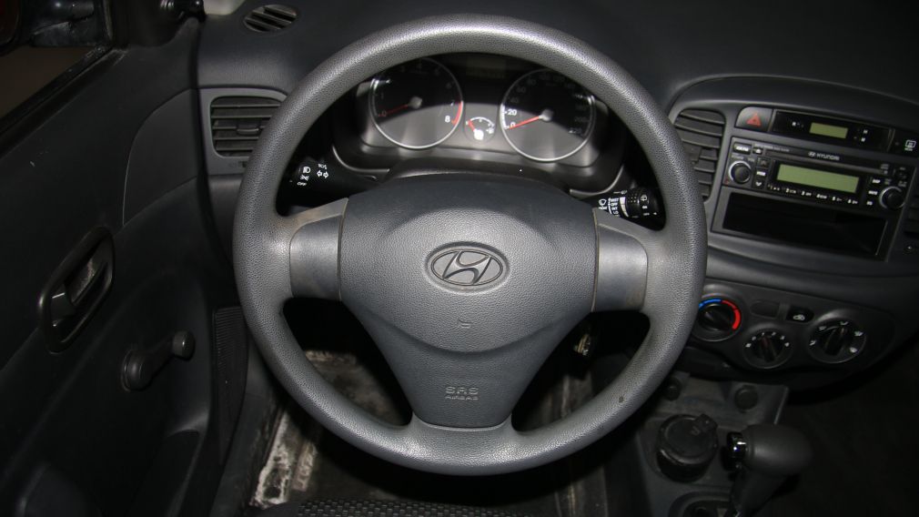 2010 Hyundai Accent L #10