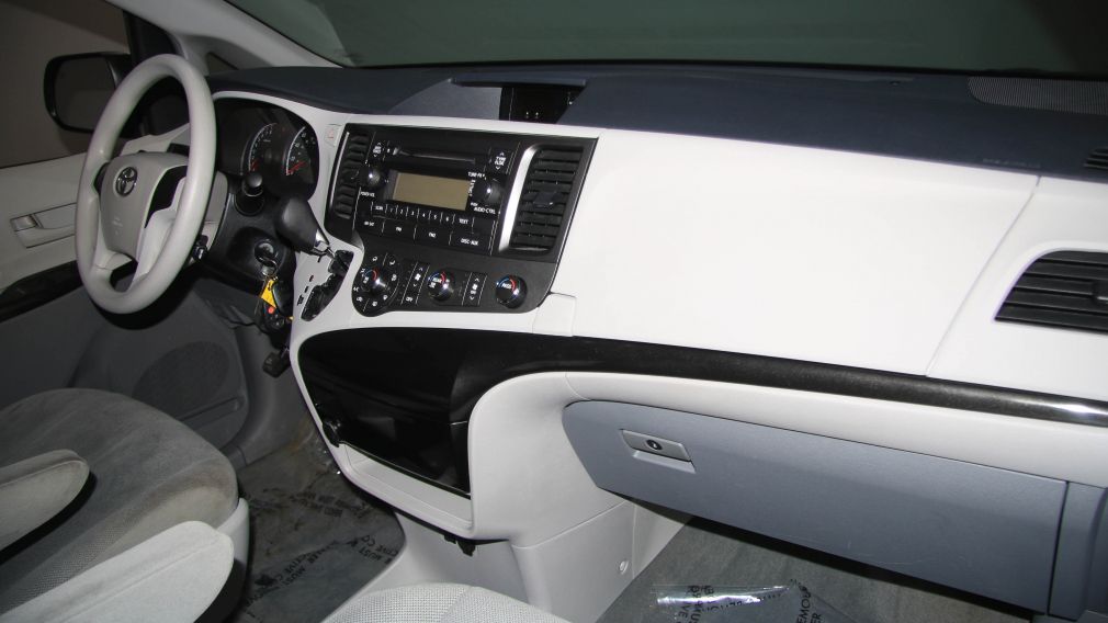 2014 Toyota Sienna AUTO A/C GR ELECT MAGS #23