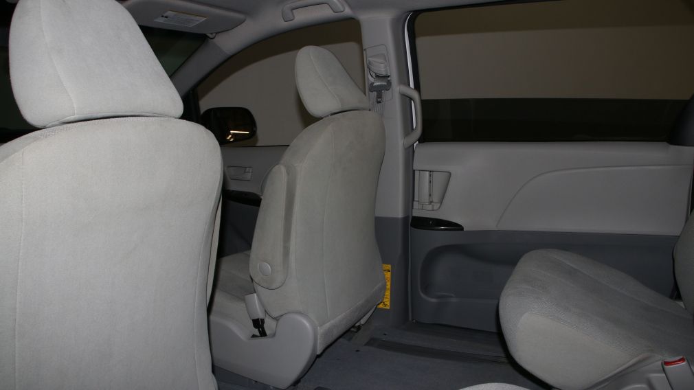 2014 Toyota Sienna FWD A/C GR ELECT MAGS #16