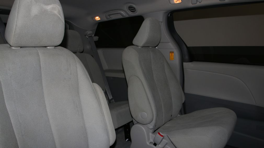 2014 Toyota Sienna FWD A/C GR ELECT MAGS #22