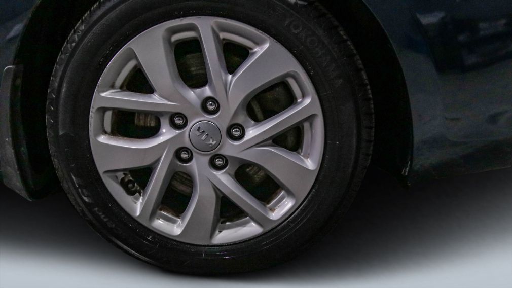 2017 Kia Rondo — photo 7