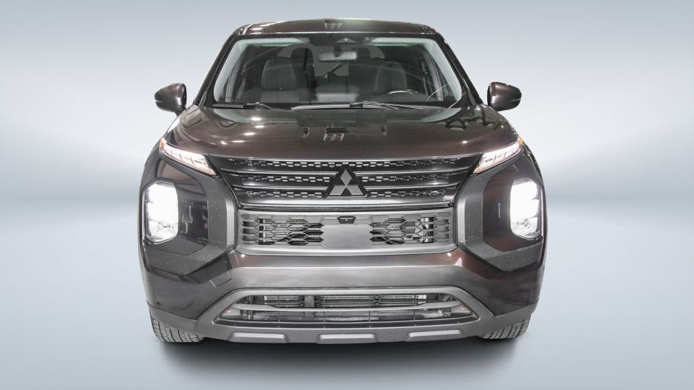 2022 Mitsubishi Outlander — photo 2
