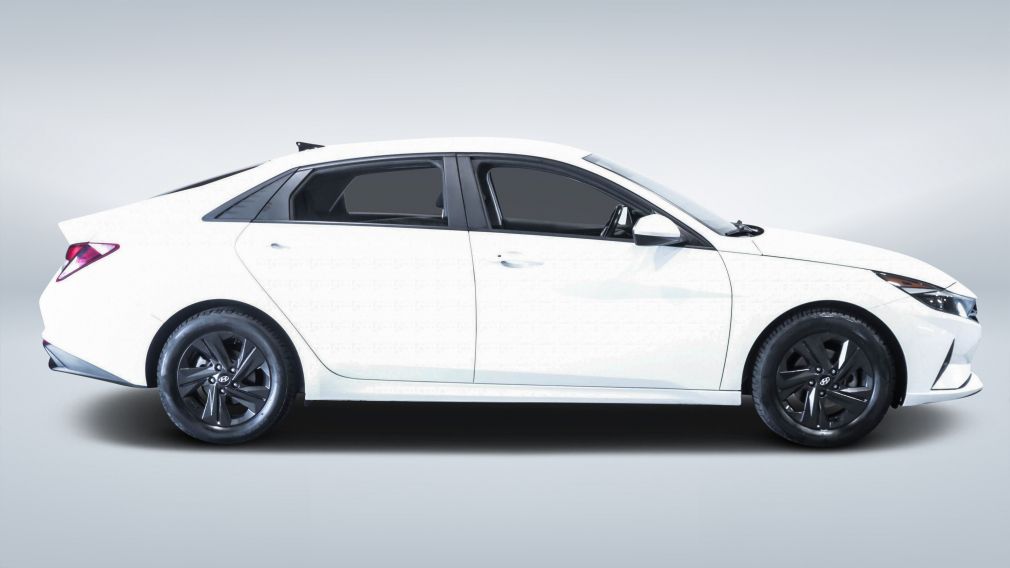 2022 Hyundai Elantra — photo 8