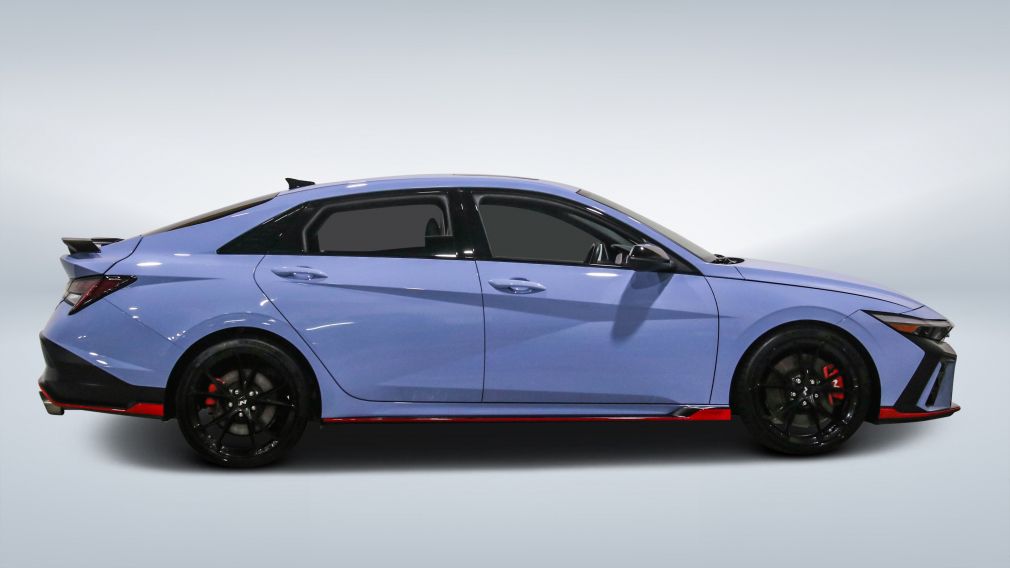 2025 Hyundai Elantra — photo 8