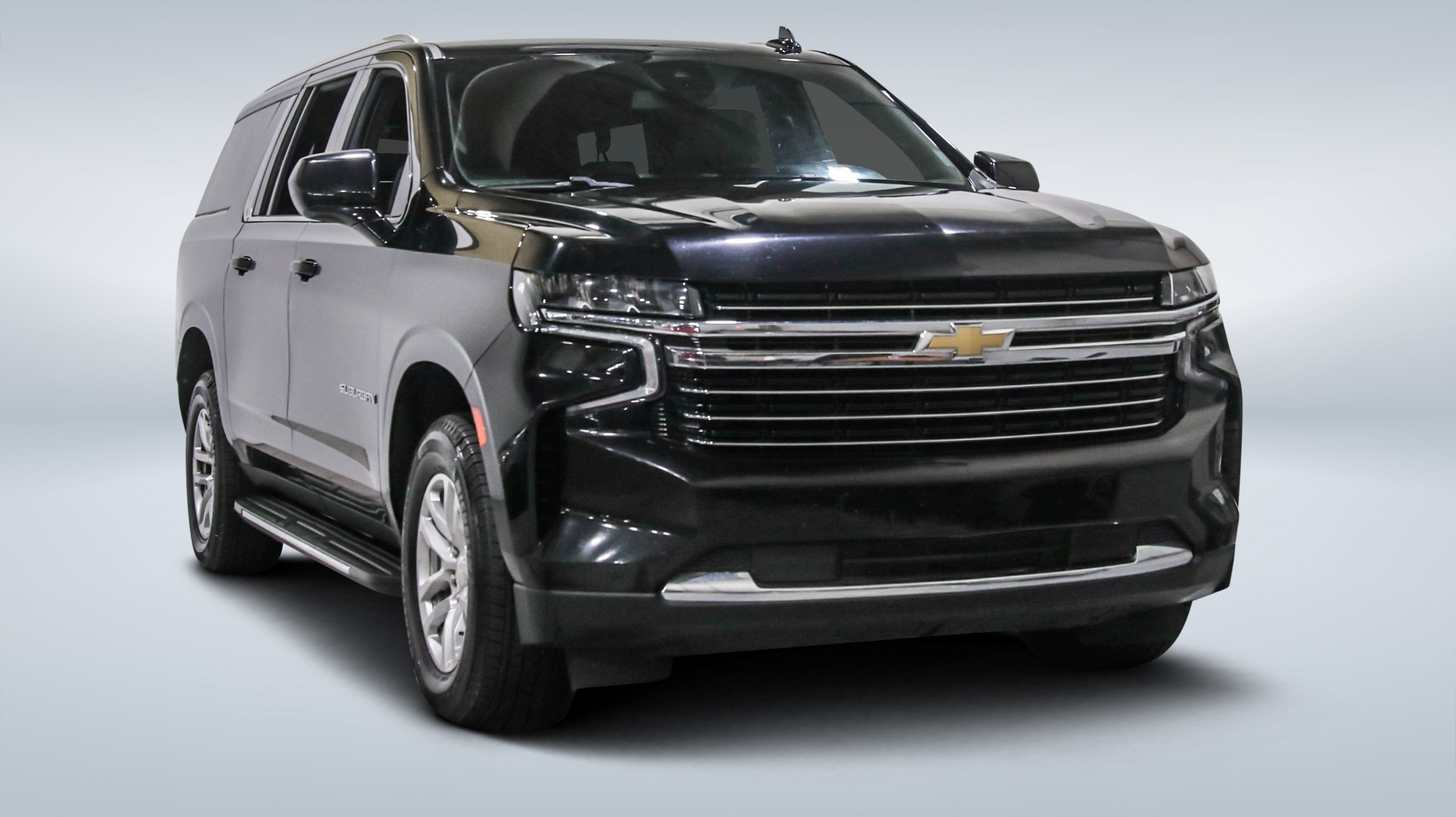 2023 Chevrolet Suburban LT — Monbili