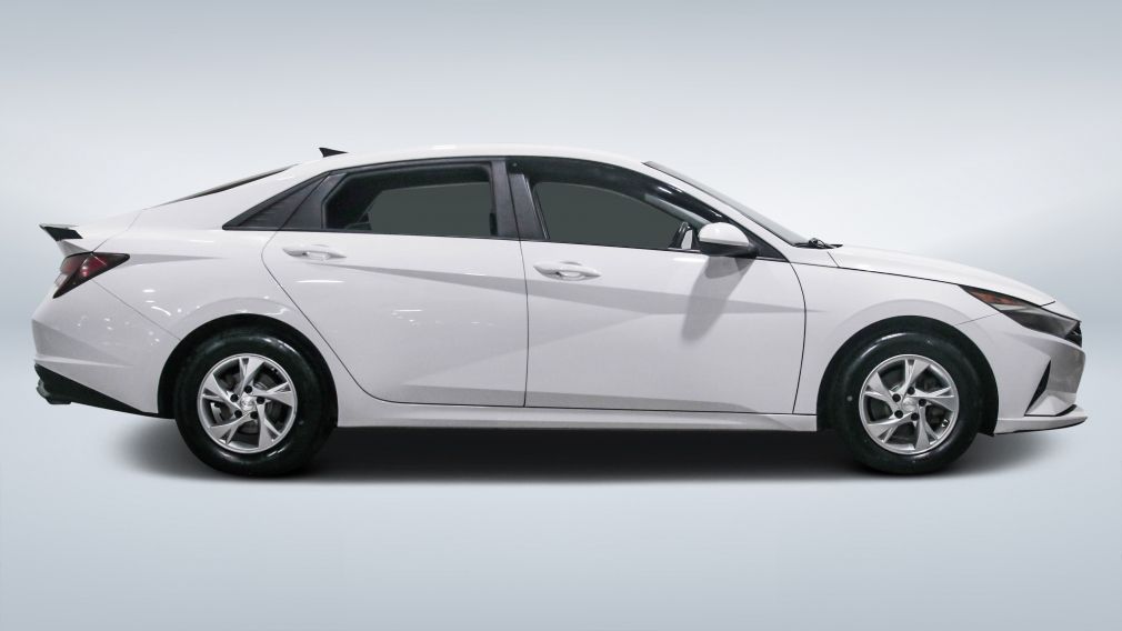 2022 Hyundai Elantra — photo 8
