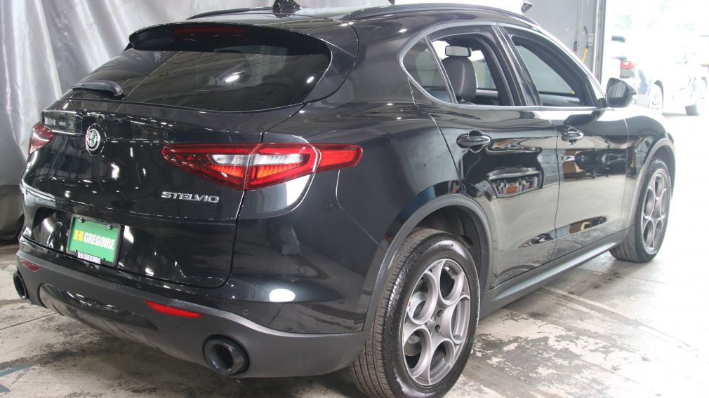 2022 Alfa Romeo Stelvio — photo 6